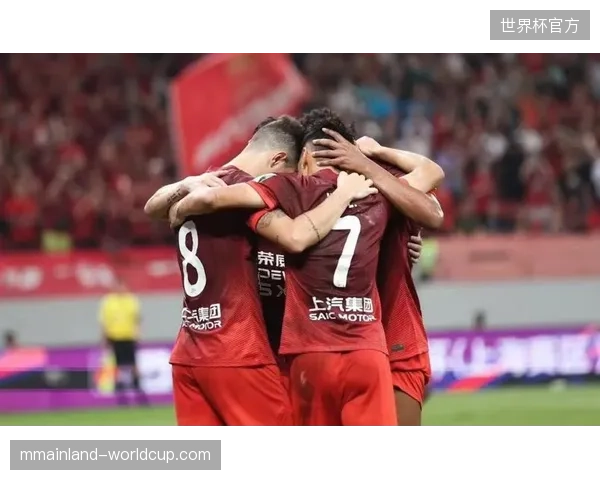 卫冕冠军上海海港与申花半程表现低迷,沪上双雄意外沦为保级球队 卫冕冠军上海海港与申花半程表现低迷,沪上双雄意外沦为保级球队